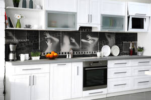Наклейка на скинали Zatarga на кухню «Секреты кино» 600х3000 мм виниловая 3Д наклейка кухонный фартук самоклеящаяся