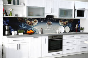 Наклейка на скинали Zatarga на кухню «Тирамису с черникой» 650х2500 мм виниловая 3Д наклейка кухонный фартук самоклея...