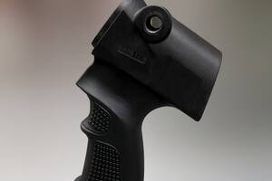 Рукоятка пистолетная для Remington 870, 750 DLG Tactical (DLG-108) с отсеком и гнездами для крепления ремня