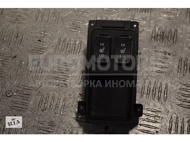 Кнопка обогрева сидения левого Honda CR-V 2007-2012 217512