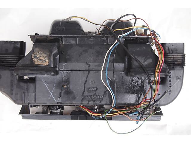 Комплектная печка салона водителя на мерседес мб100 1985-1995гг цена 3200гр с радиатором +кран моторчик +резистор переключат