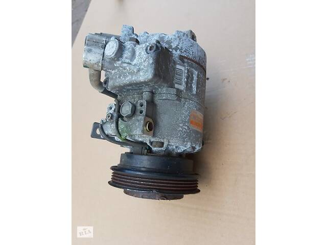 Компресор кондиционераромра klimy Passat B5 Audi A4 8D0260808