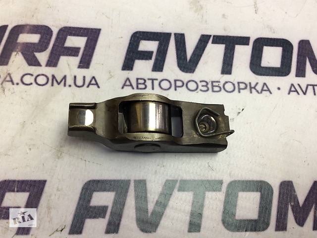 Коромисло клапана, рокер Fiat Stilo 1.9 Multijet 2001-2010 422007510