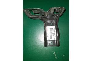 Крепление переднего бампера правое 52081-02040 Toyota corolla e12