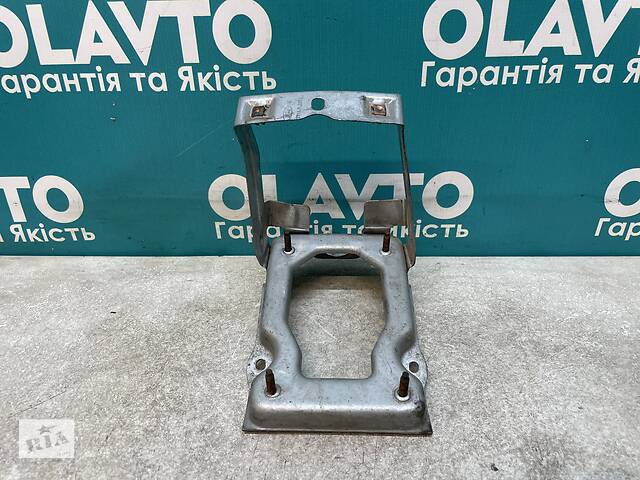 Кронштейн, держатель кулисы переключения КПП Ford Transit Connect 2002-2010. 1.8 TDCI.