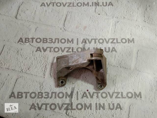 Кронштейн двигуна Audi A6 C4 4A0199353A