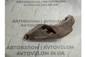 Кронштейн генератора Opel Vectra B 90502614