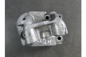 Кронштейн/крепление/лапа двигателя правая Fiat 1.4 2005-2015г. 55195032