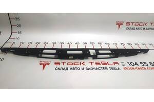 Кронштейн подсветки номера и хром. накладки крышки багажника Tesla model S, model S REST 1011685-01-C