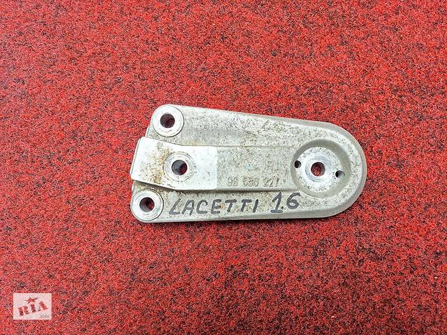 Кронштейн подушки двигателя Chevrolet Lacetti 1.6 96550221