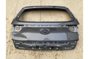 Кришка багажника kia sportage 2017- кляпа дверь має пошкодження видно на фото
