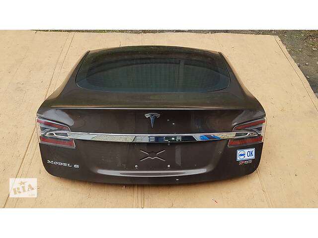 Кришка багажника Tesla Model S 2012р- кляпа тесла с 1023722-E0-A