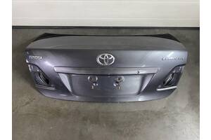 Кришка багажника Toyota Corolla E150 2006-2013р. 64401-02290 / 6440102290