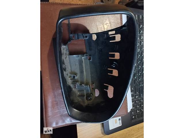 Корпус зеркала прав для Toyota Avensis T27 2009-2015