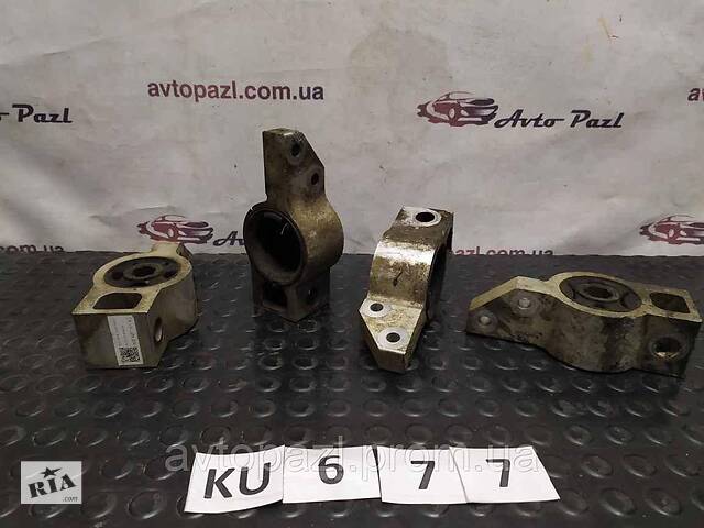 KU0677 1K0199231J сайлентблок ричага перед L низ VAG Caddy Golf 04- Jetta 06- 40-01-06