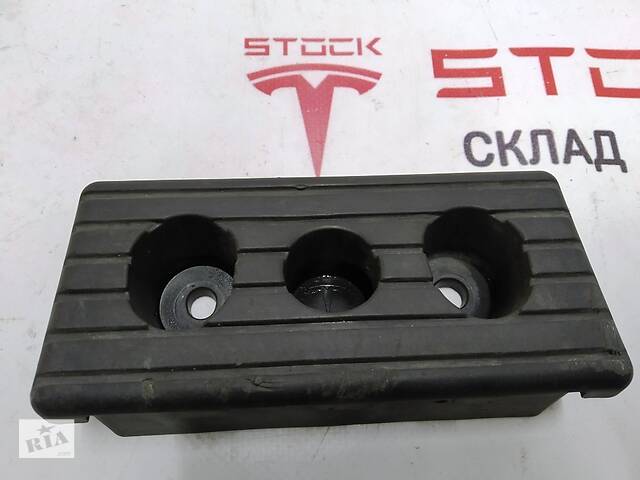10 Кузовная пятка под домкрат Tesla model S, model S REST 1009124-00-C