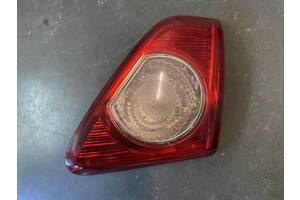 Ліхтар фонарь стоп правий внутрішній Toyota Corolla E150 2006-2009р. 81581-12110 / 8158112110