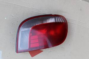 ліхтар задній для Toyota Yaris 1999-2003