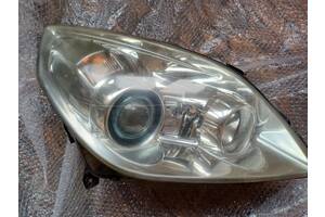 Левая фара Opel Vectra C Bixenon
