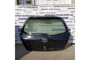 Дверь задняя ляда крышка багажника Toyota Yaris 2008г