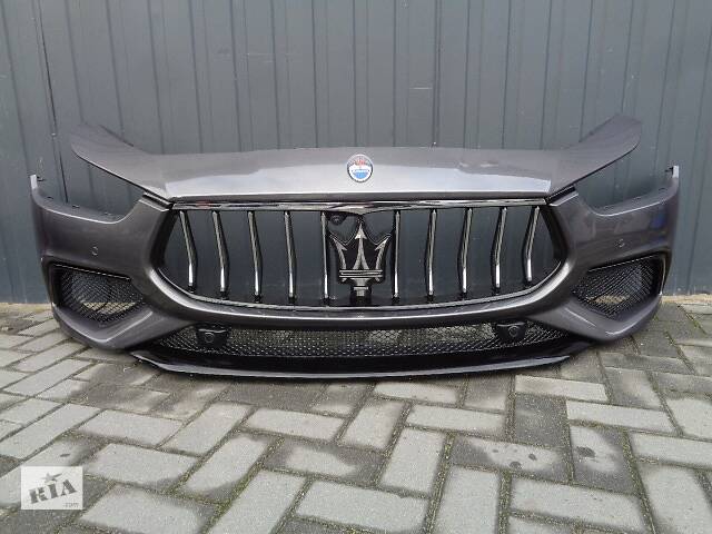 Maserati Ghibli бампер передний B5839