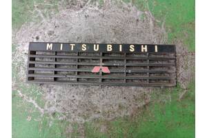 MB38352730 Решітка радіатора для MITSUBISHI PAJERO I