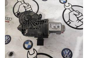 Мотор стеклоподъемника Volkswagen Passat задн. прав. (б/у) 561959812B
