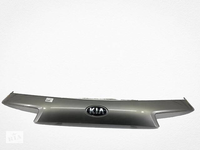 Накладка крышки багажника внешняя KIA SORENTO UM 2014-2020 (з емблемою) 87371-C6000