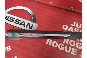 Накладка на задні двері з хромом ліва Nissan X-Trail(Rogue) 2014-2020