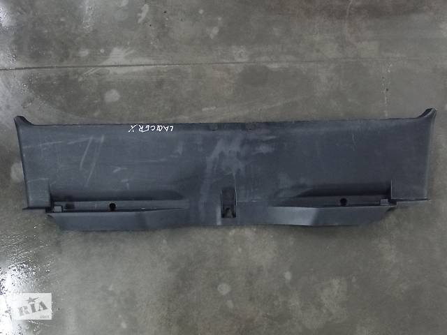 Накладка задньої панелі багажника Mitsubishi Lancer X 2007-2014р. 7240A032