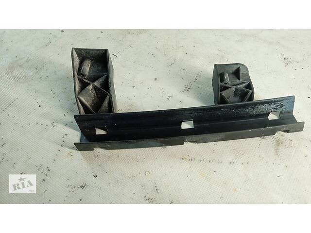 Направляющая стекла двери передней левой 1S71F263A67AC Ford Mondeo MK3 ...