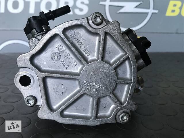 9804021880 Насос вакуумный Peugeot 308 2007- 1.5 d 9804021880 ...