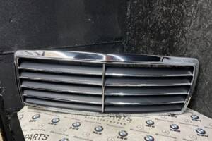 Нова Решітка радіатора Mercedes E-Class W210 99-02 (Avantgarde) (FPS) 2108800683 Решетка Мерседес е класс