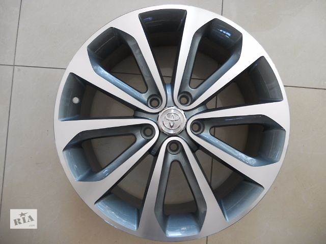 Цена за диск. Новые R18 5x114.3 Оригинальные литые диски Toyota Camry, Corolla, Rav4 фирменные диски. Производств