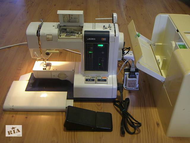 Швейная машинка Juki Flora 550 с адаптером и педалью б/у
