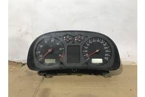 Панель приборов щиток Volkswagen Golf IV 1997-2004 1035100002 панель приладів спідометр