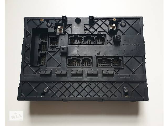 Панель щиток предохранителей A0004469758 / A0004469458, Mercedes Actros ...