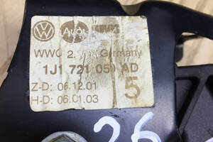 Педаль зчеплення VW Golf 4 1J1721059AD