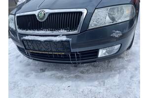 Передній бампер Skoda Octavia A5 дорестайлінг