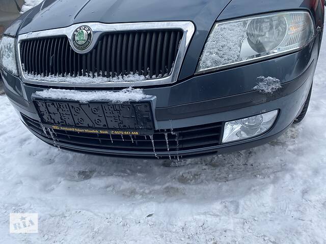 Передній бампер Skoda Octavia A5 дорестайлінг