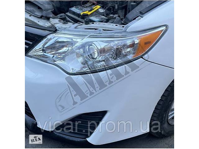 Передние фары (хромовые) Toyota Camry 50 (2012-14)