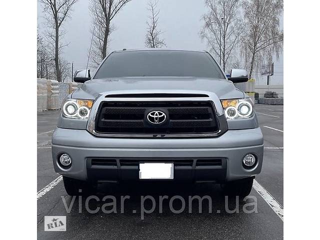 Передние LED фары Toyota Tundra