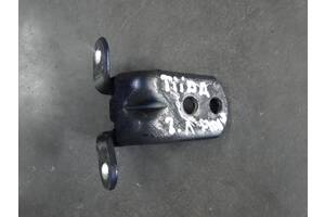 Петля двери задняя левая нижняя Nissan TIIDA 2004-2012р. 82421ED01A