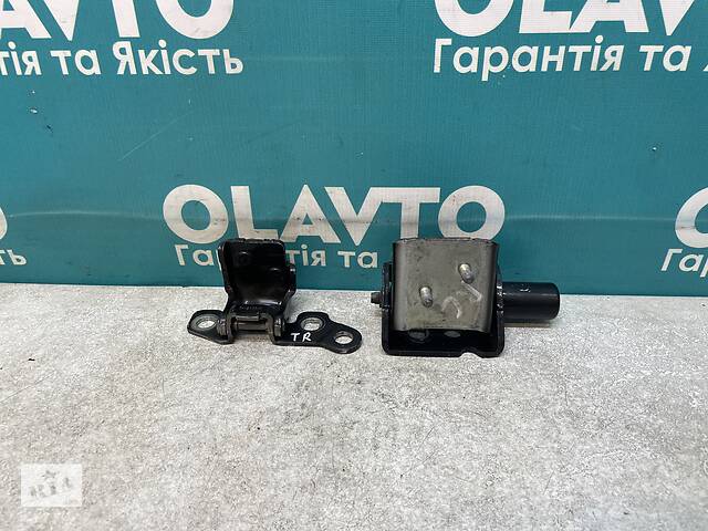 Петля двери задней правой Renault Clio 2005-2012. Modus 2004-2012. Zoe 2013- .