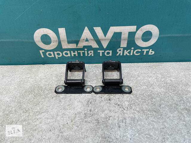 Петля крышки багажника Renault Clio 2005-2012. Megane III 2009-2015. Scenic 2003-2015. Sandero 2007-2013.