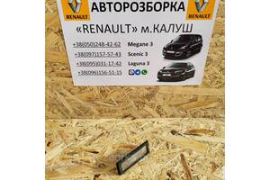 Підсвітка номера Renault Laguna 3 універсал 07-15р. (рено лагуна ІІІ) 8200013577F