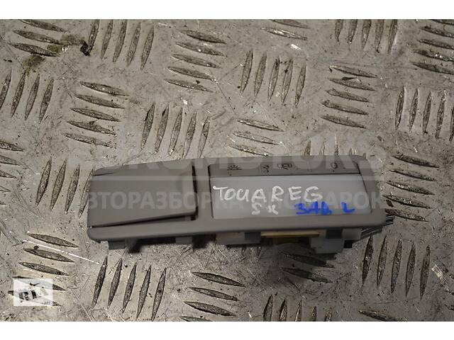 Плафон салонный задний левый VW Touareg 2002-2010 7L0861687A 1515