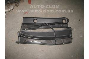 Пластик под лобовое стекло для Mazda 5 2010-2014 CC29507S1, CC29507P1