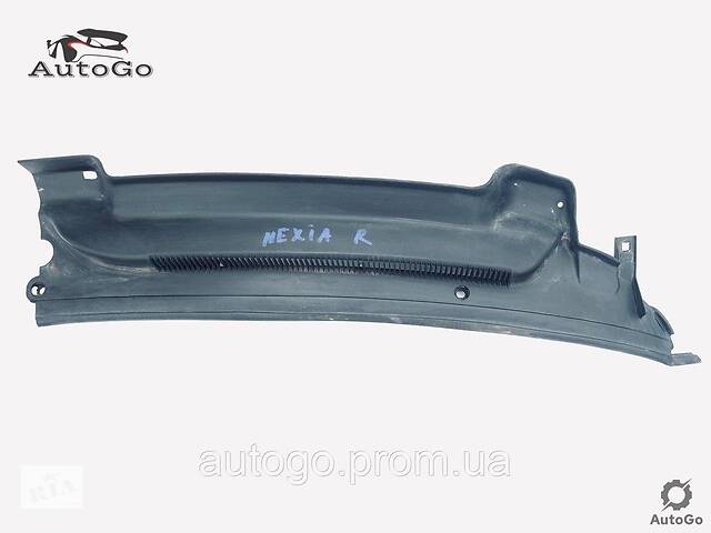 Пластик под стекло Жабо правое Daewoo Nexia 96177623