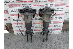 Пневмостійка передня права Volkswagen Touareg 2002-2010 7l6412022t пневмостойка передняя правая туарег